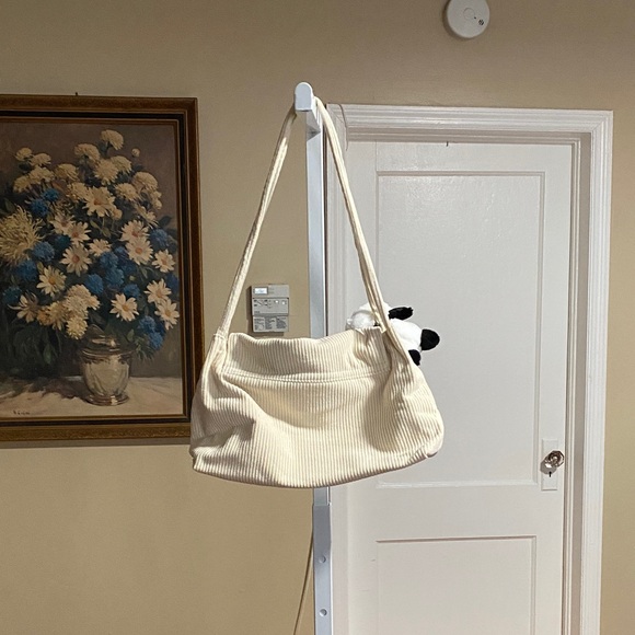 Cream Shoulder Bag with Bread Design - Picture 2 of 8